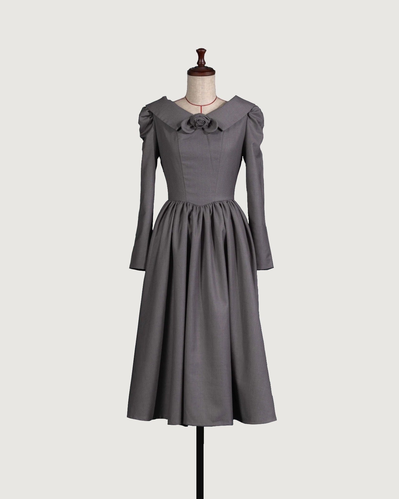 Classical rose dress – Mayo Suzuki