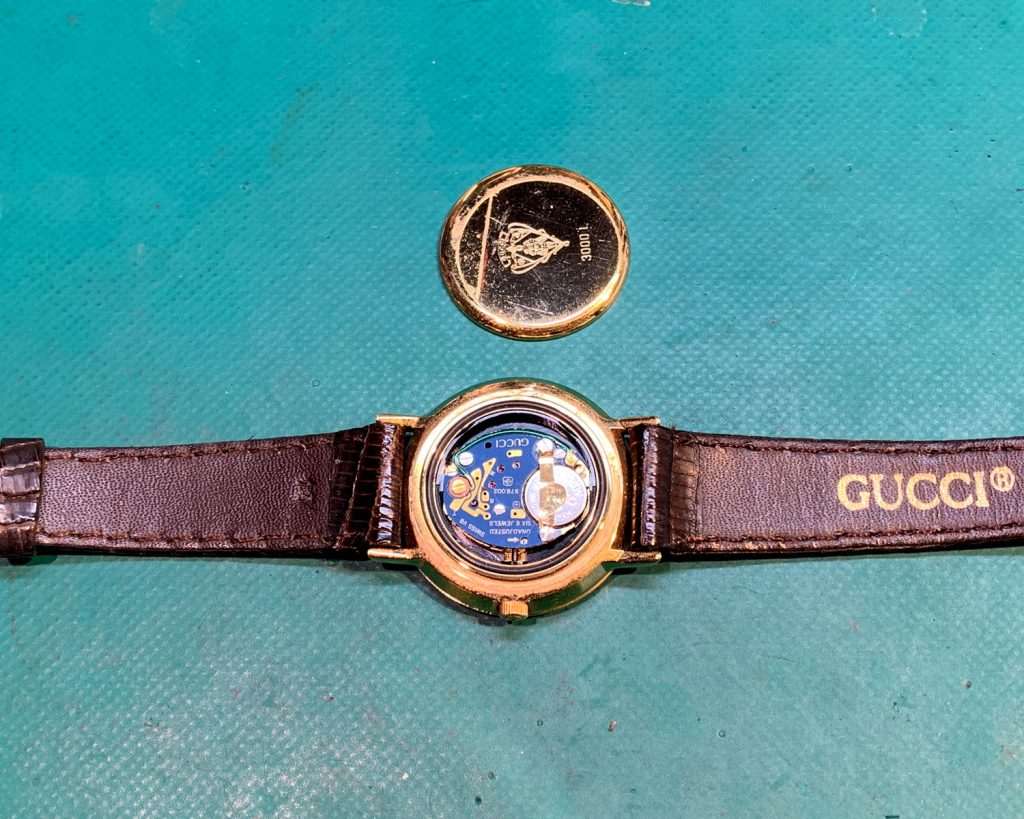 GUCCI グッチ 3000Lの電池交換と簡単なクリーニング