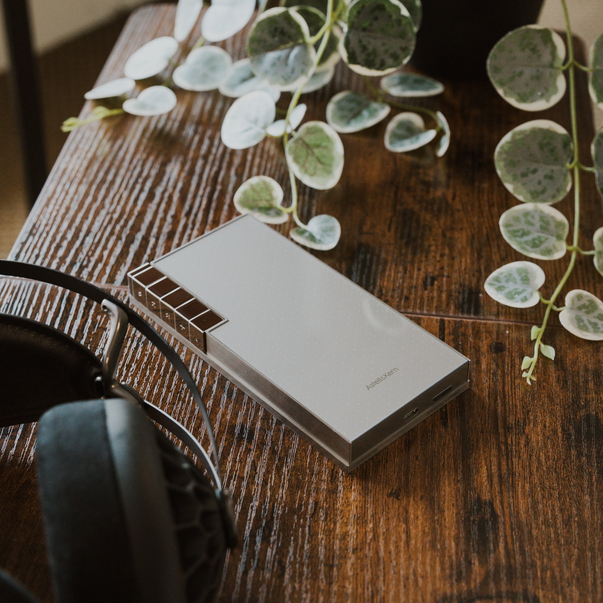 Portable? 2 Channel? Why Not Both? | Astell&Kern PD10 Review