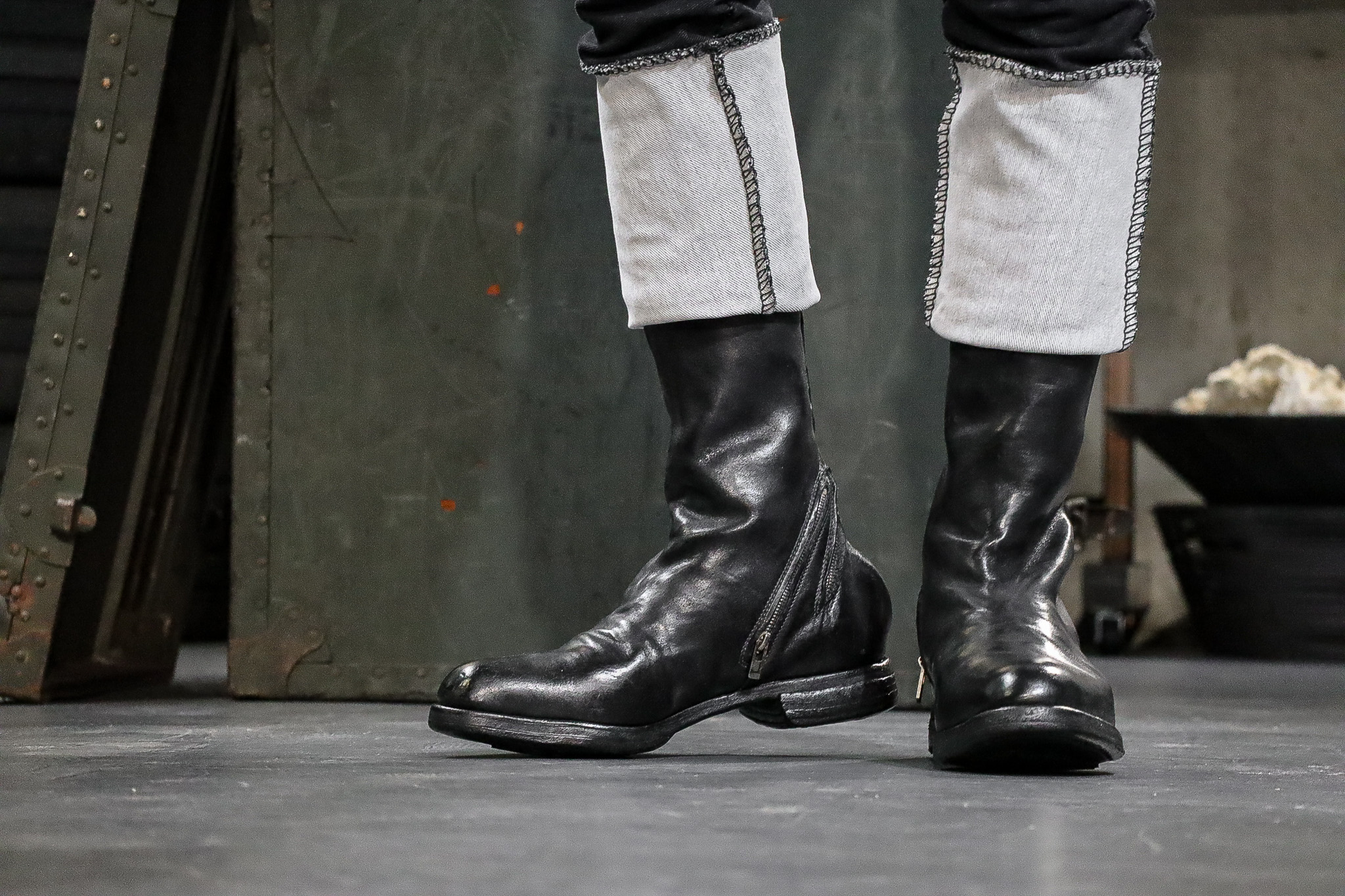 PROSTHETIC SPUR-BITER CRIMP FRONT BOOT / CAROL CHRISTIAN POELL