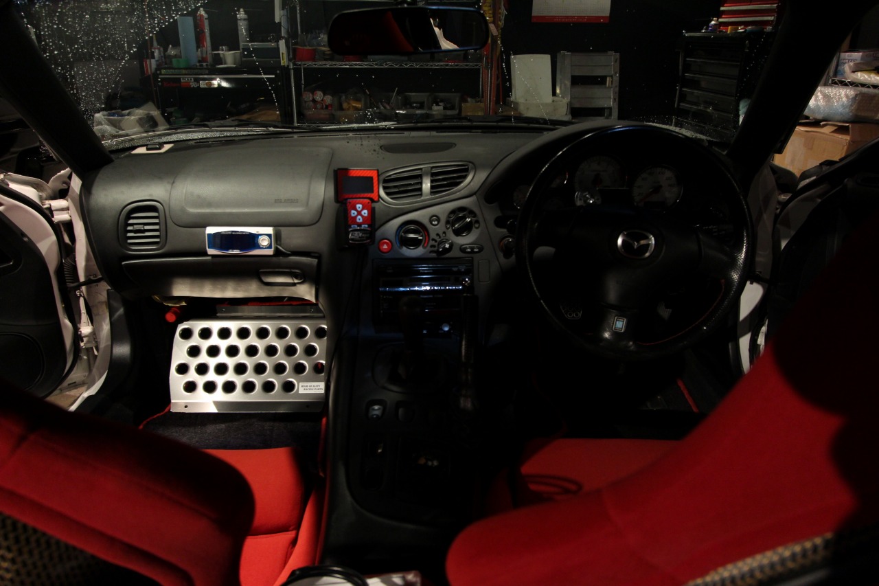 FD3S RX-7用 カーショップグロウ 助手席アルミフットプレート|CarshopGLOW