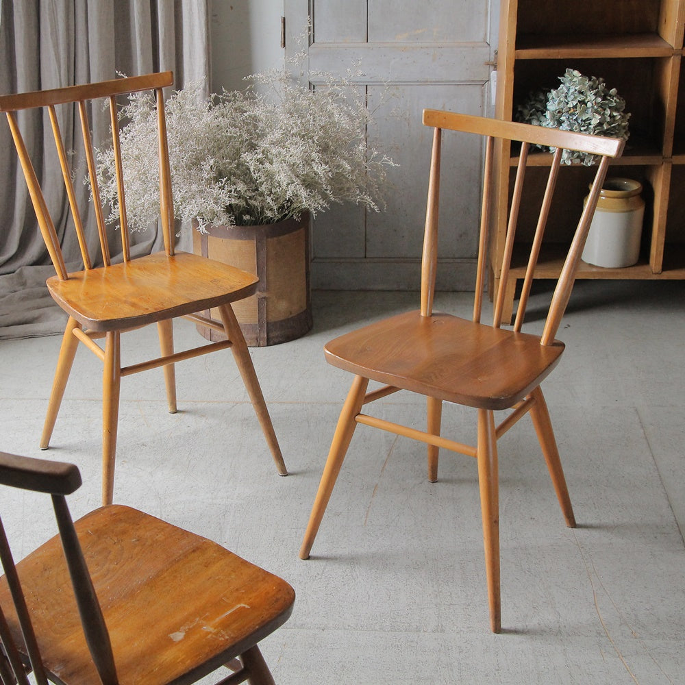 3脚あり！アーコール社スティックバックチェア（カスタード）タグ付き