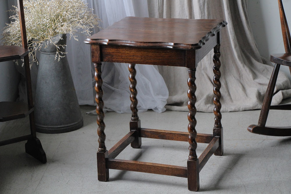 1930年代オーク材ツイストレッグのOCC（机）高さ57.5cm イギリス