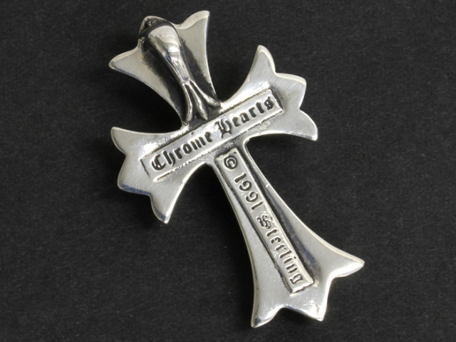 送料、代引手数料無料】 ◇ 【中古】 クロムハーツ スモール CHクロス