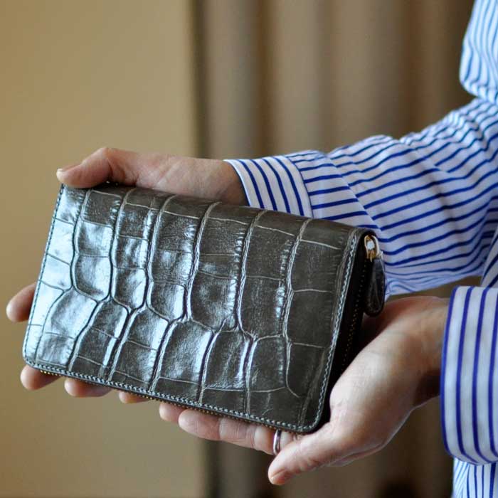 J&M Davidson（ジェイアンドエムデヴィッドソン）クロコ型押しzip