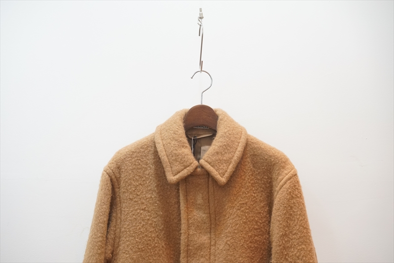 AURALEE(オーラリー)の新作、BABY CAMEL BRUSHED MELTON BLOUSONのご