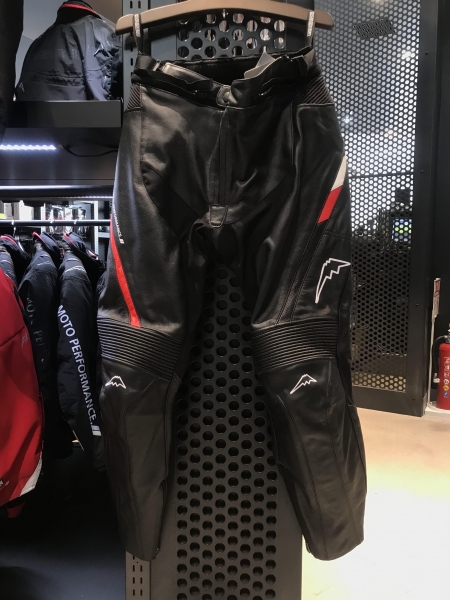 ニューアイテム グルーヴパンツ＆ライドパンツ入荷!!：KUSHITANI清水店