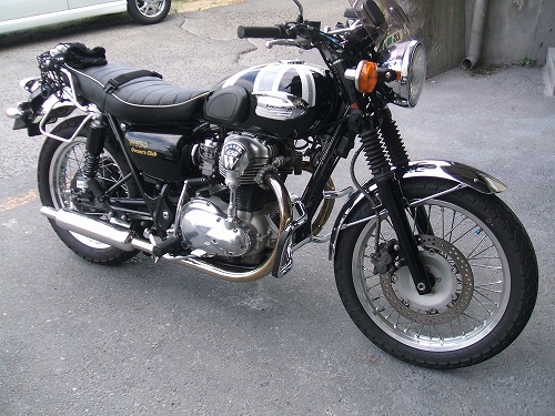 カワサキ W650 タンクをユニオンジャックカラーにペイント ギャラリー