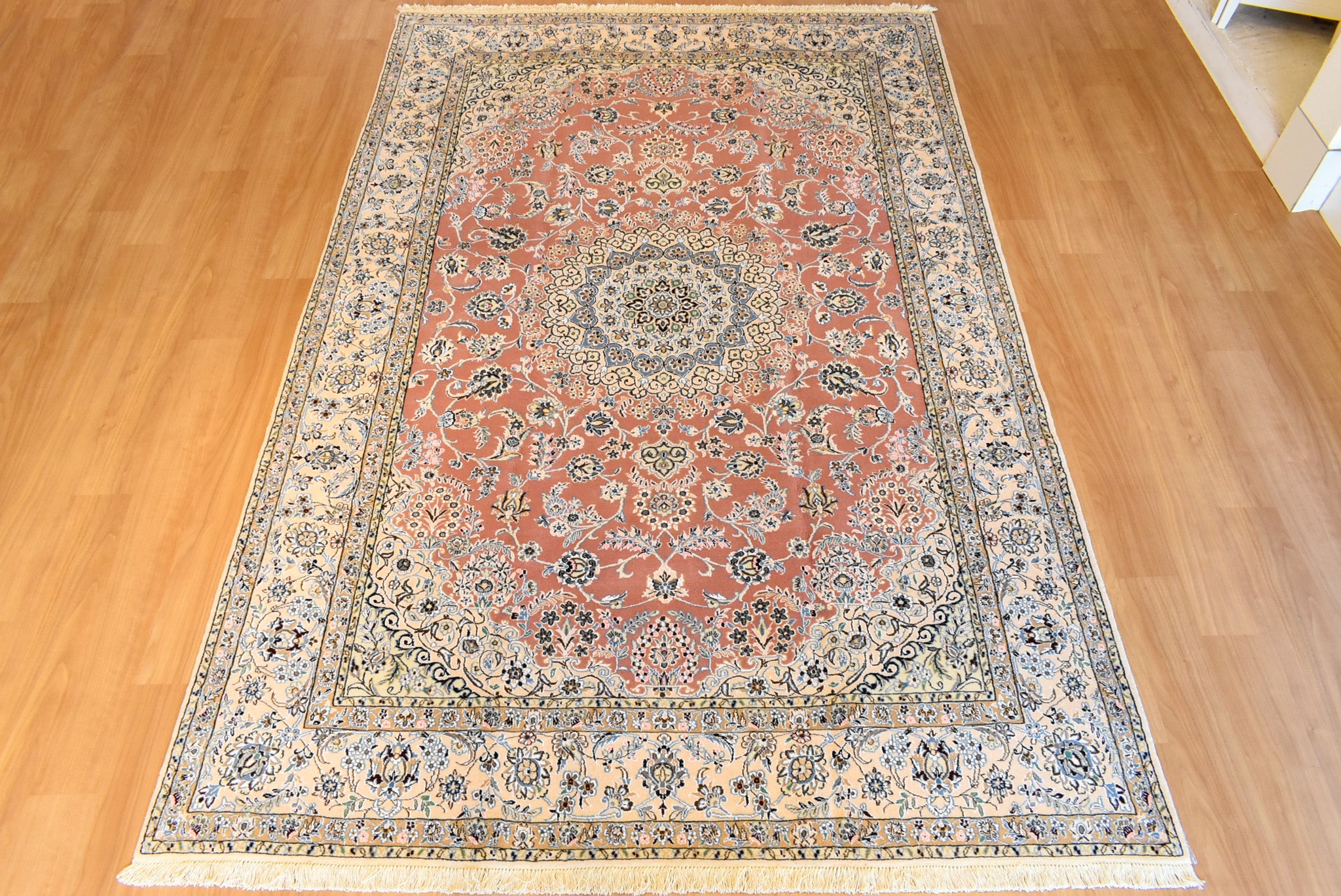 ペルシャ絨毯 イラン ナイン産リビングサイズ 200×307