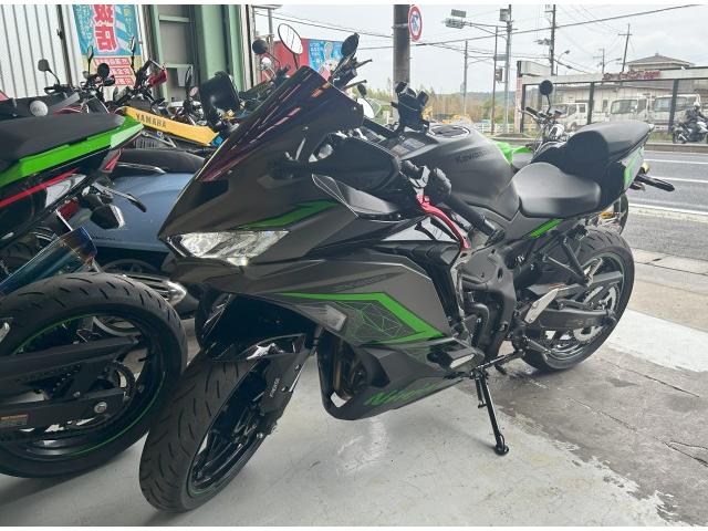 ニンジャ ZX25R SE ETC取り付け スクリーン レバー交換