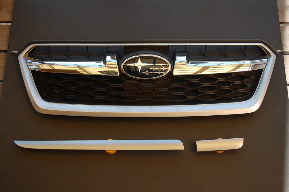 SUBARU XV純正フロントグリル＆内装パーツ塗装承ってます | プロ