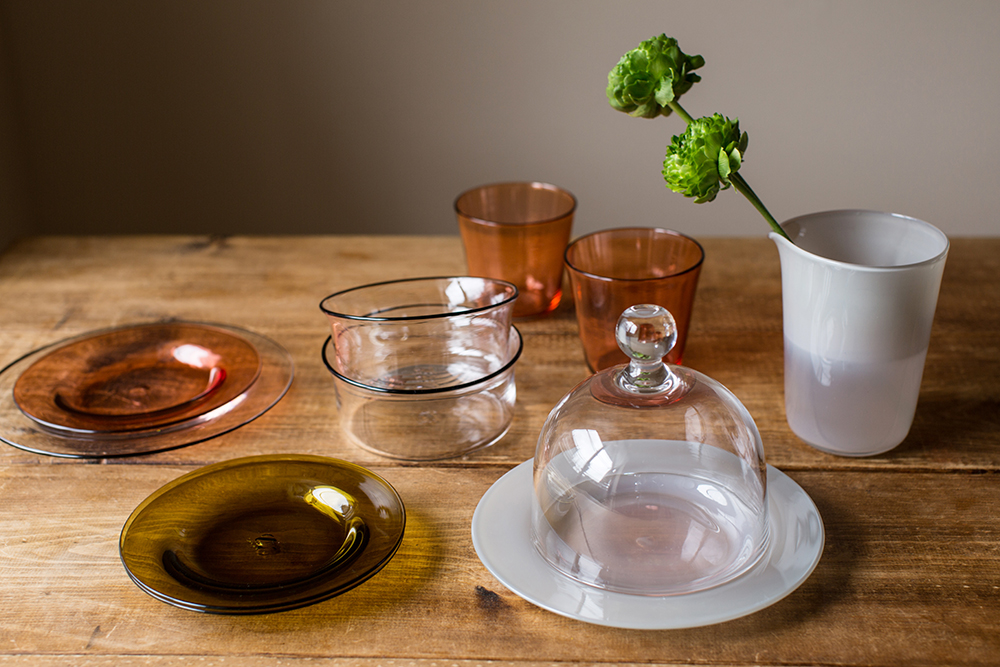 黒川登紀子さんのガラス器 ＝ 手のひらから生まれるもの より