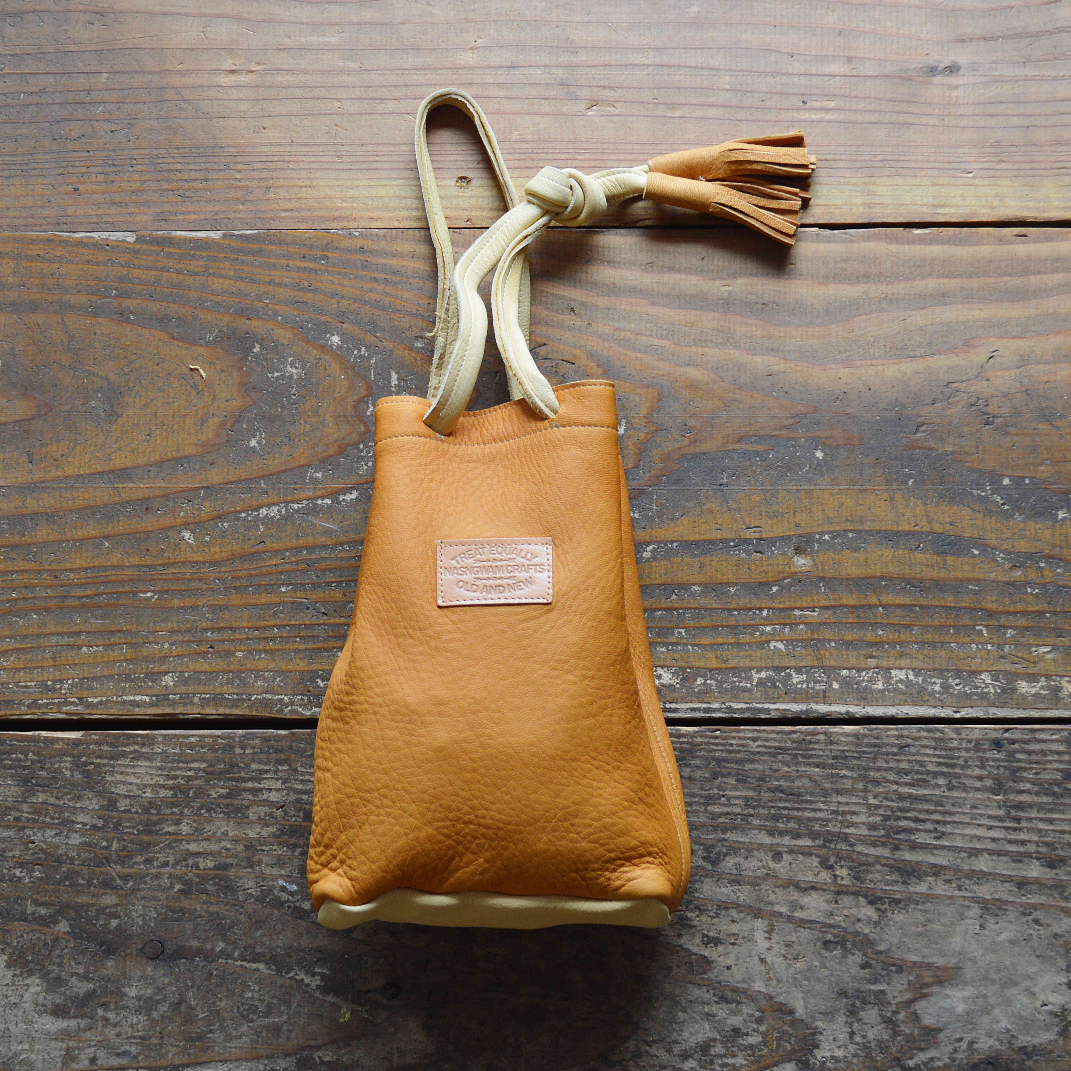 Nasngwam.×early morning / DEARSKIN WHISKY BAG (CAMEL)