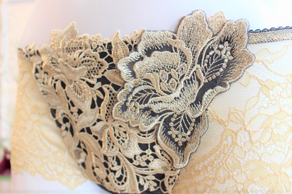 バチカン美術館ランジェリ～♡ サルート店舗限定19group OBカラー | La