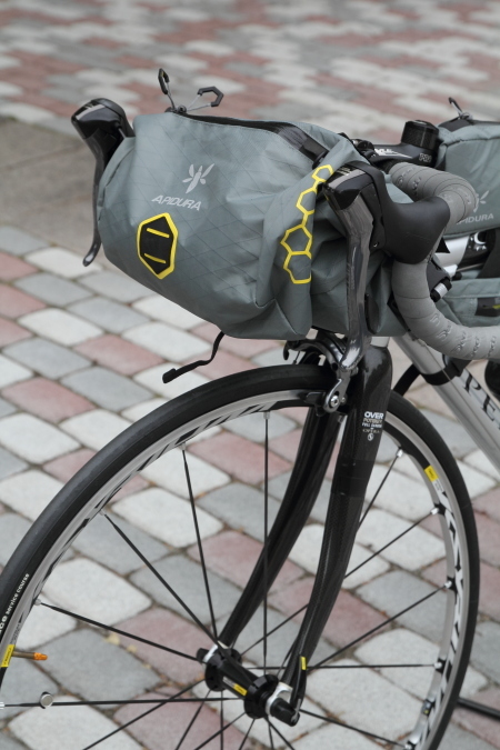 ぶらり、英国Apiduraのハンドルバーバッグ&アクセサリーポケットを買っ