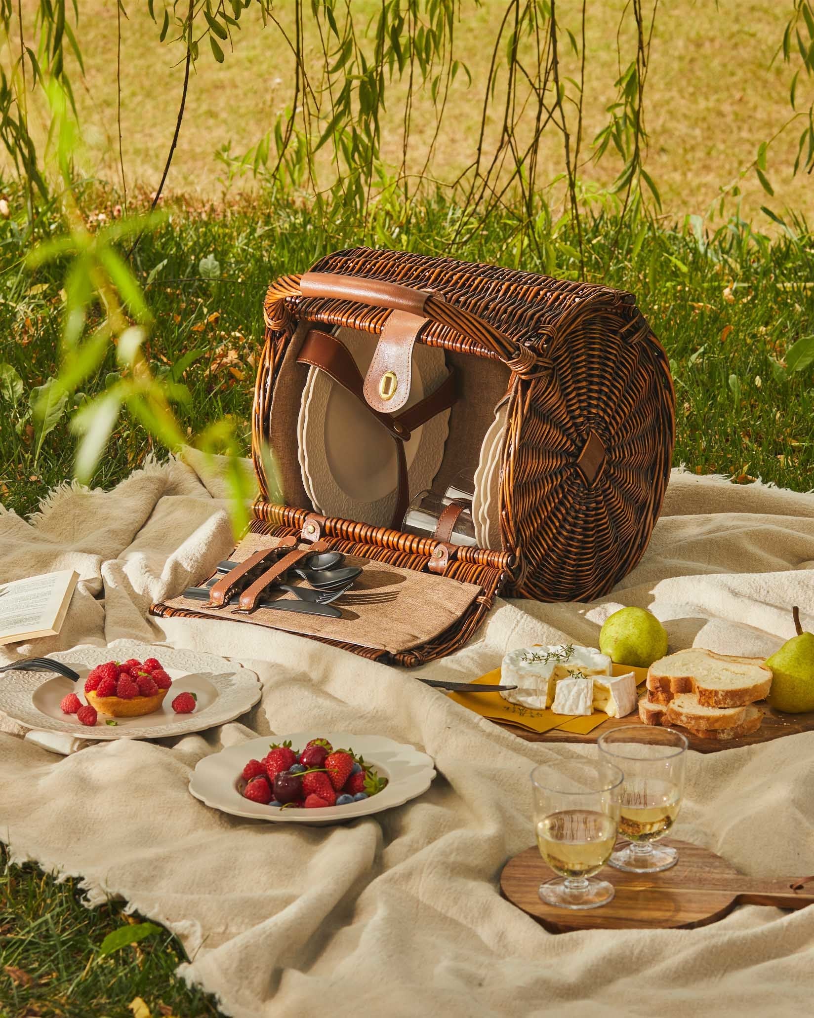 Dressed en plein air: Picnic Set | Alessi