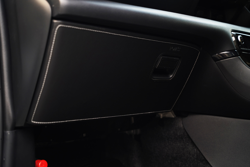 GR86 GRヤリス対応「ドアキックプロテクター」「グローブボックス