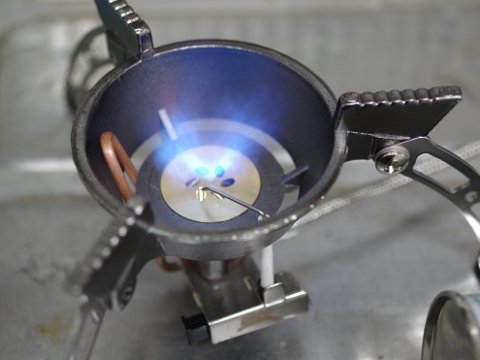 液出し可能なキャンプストーブ（バーナー）をカセットガス（CB缶）で