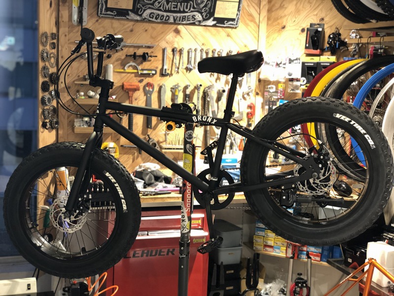 北海道 雪身に通勤用に20インチファットバイク BRONX 20インチ人気です
