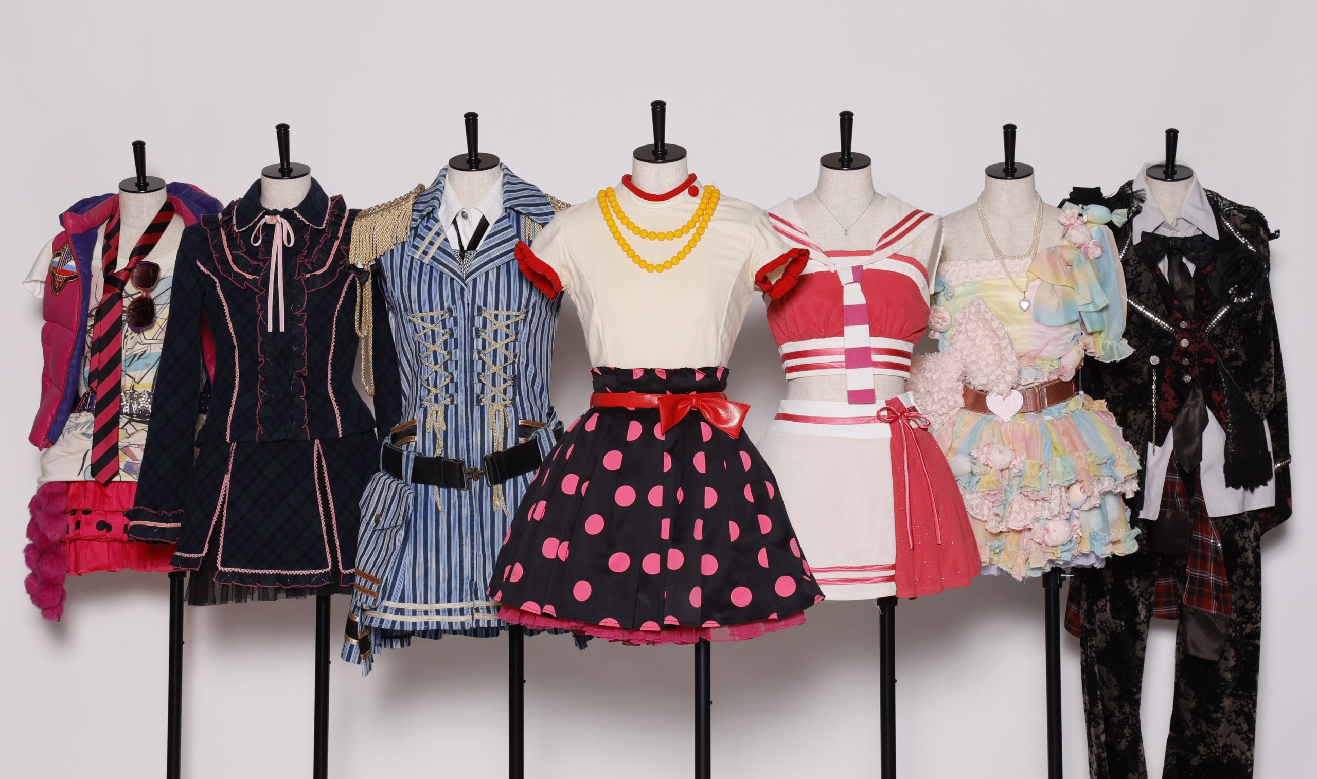 大丸東京店にて、10/11(金)～「AKB48 劇場大衣装展～Re:Start～」開催