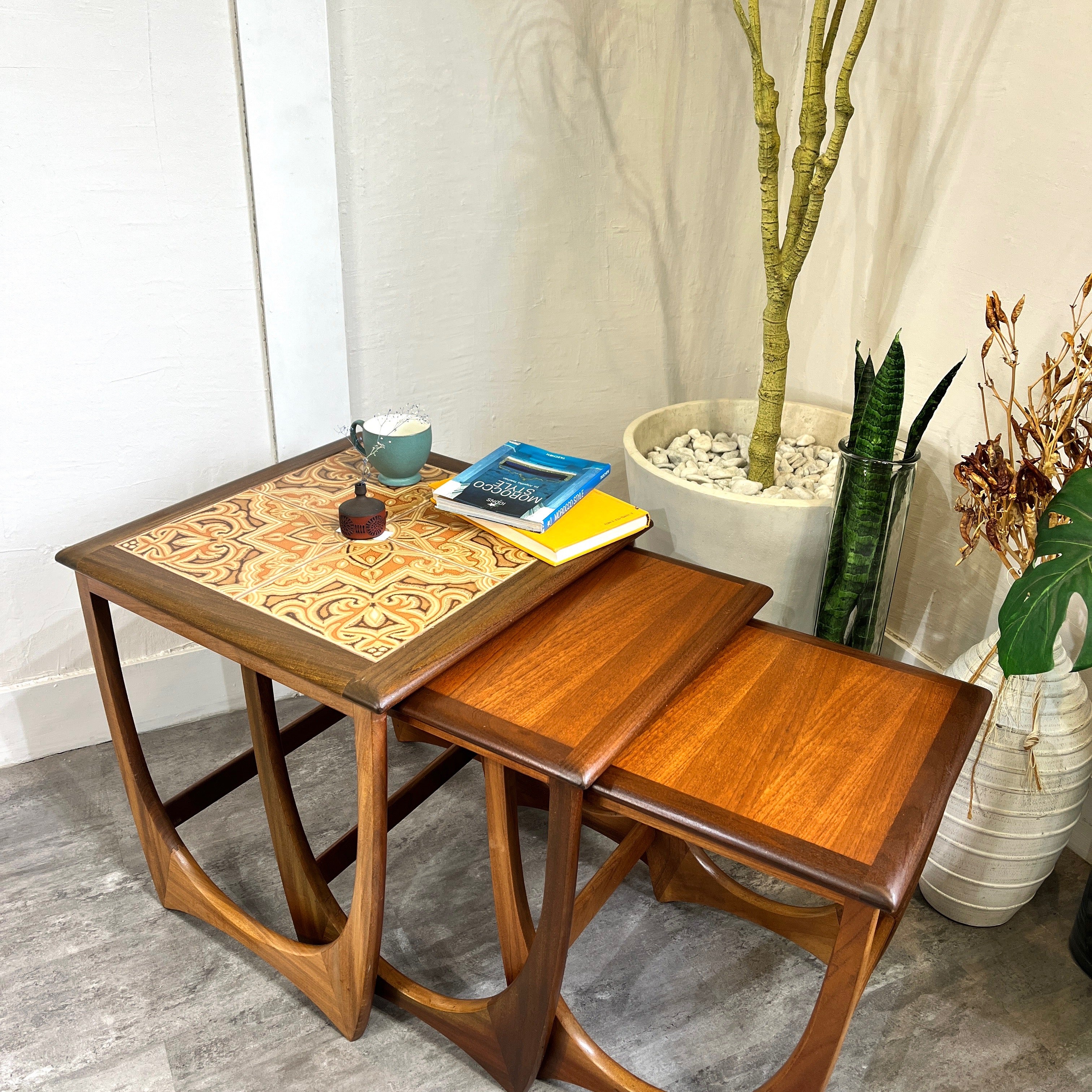 ジープラン / G-PLAN タイルトップ ネストテーブル コーヒーテーブル