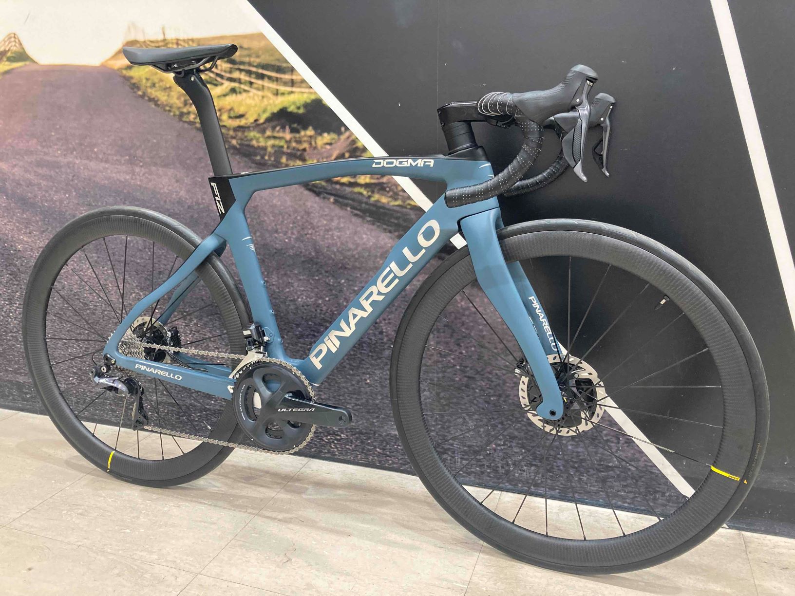 PINARELLO DOGMA F12】お得なオリジナル完成車で楽にサイクリングしま