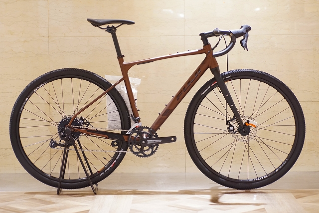 FUJI】フレーム強度が高くバイクパッキング向きのグラベルロード JARI1