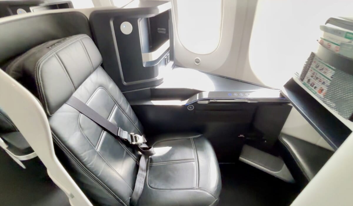 ZIPAIR Tokyo 搭乗ルポ】話題の長距離LCCのフライトの快適さやサービス