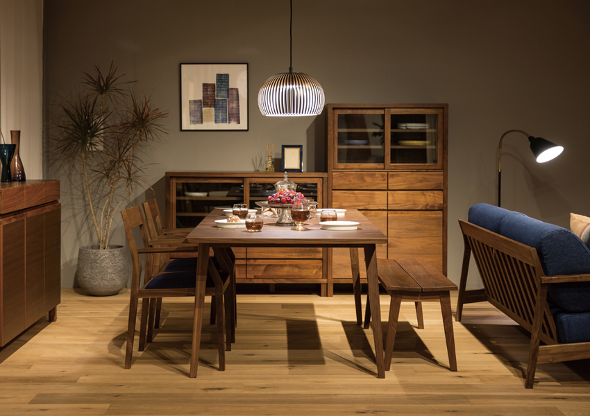 カノ 85カップボード WALNUT(W85×D42×H139cm)税込￥218,000 | 高野木工