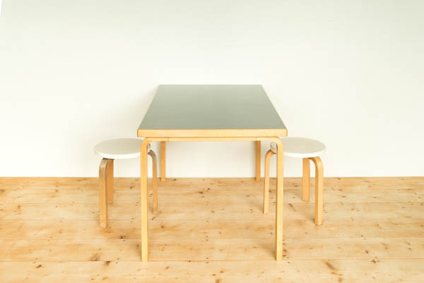 北欧家具 通販 フィンランド製 アルヴァ・アアルト テーブル グレー