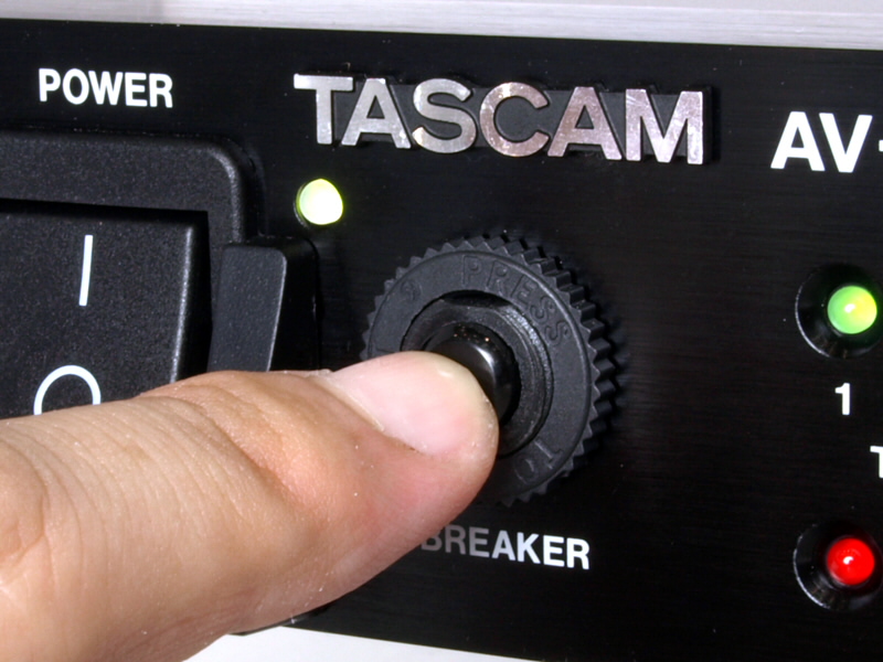 AV-P250 | パワーディストリビューター/コンディショナー | TASCAM (日本)