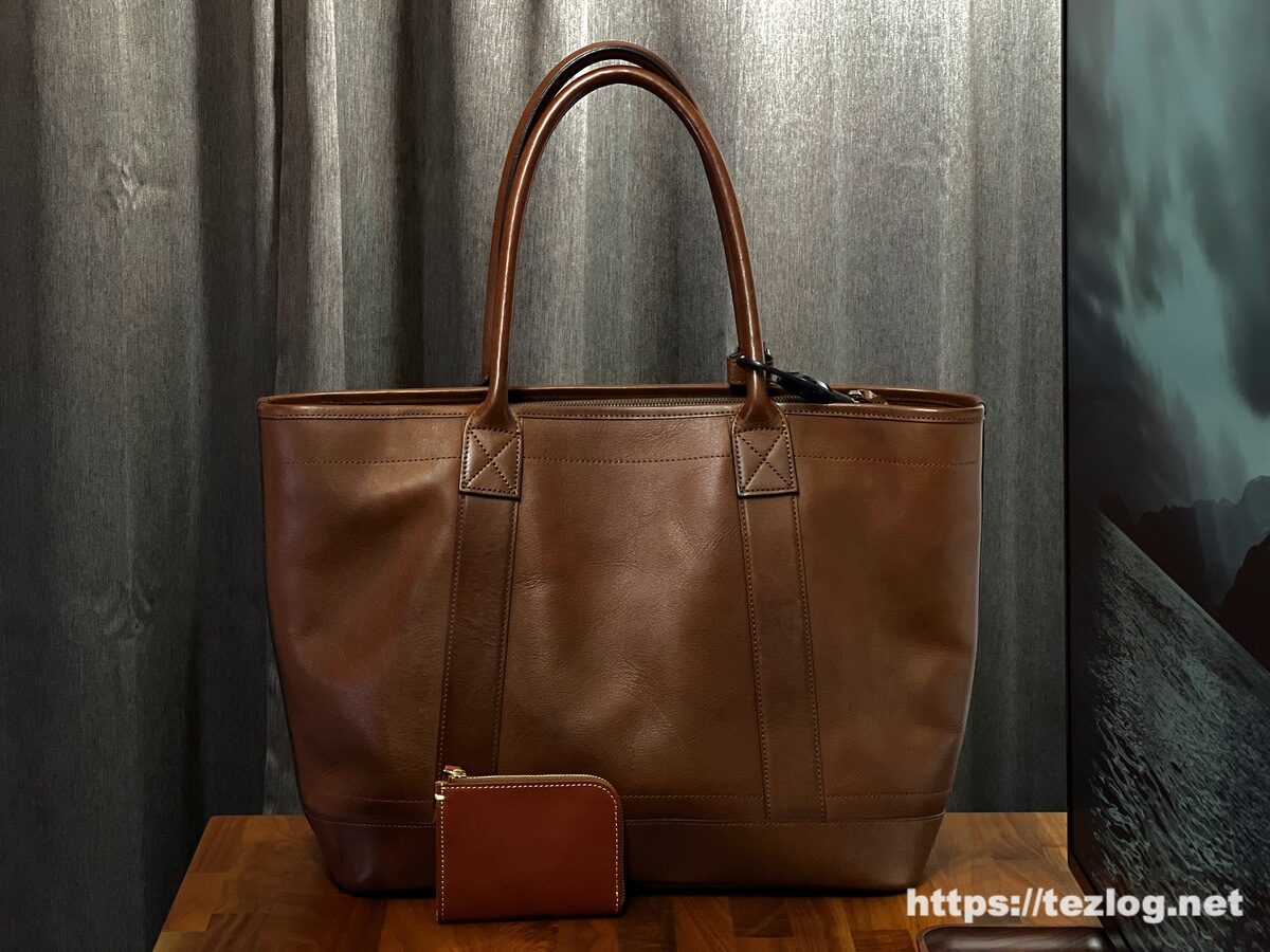 土屋鞄 ディアリオ ハンディLファスナー レビュー。エイジングが超