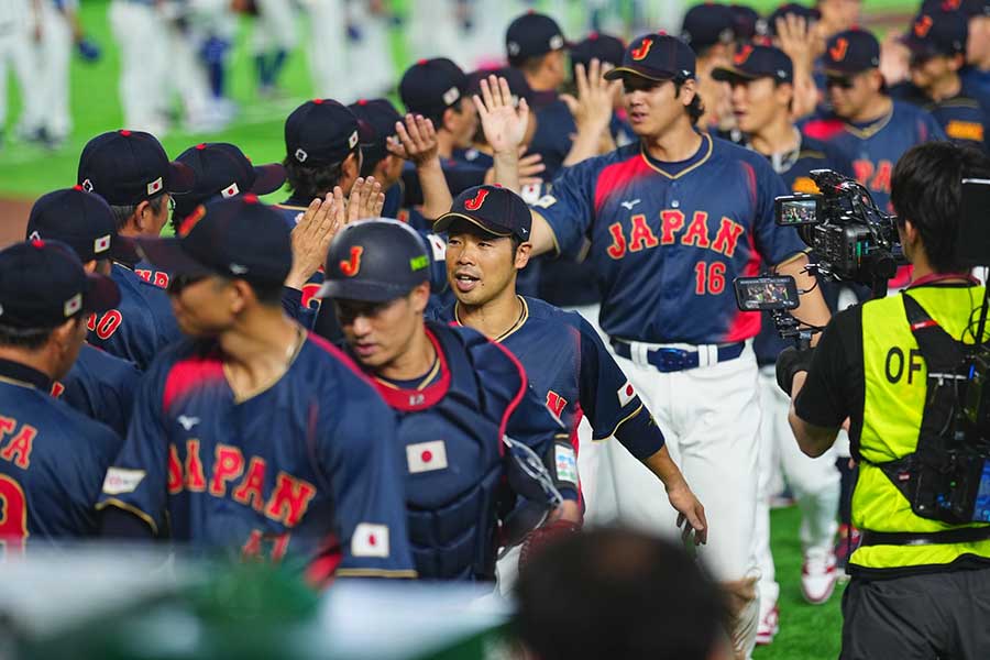 ベンチに「11」ユニ掲示…ダルビッシュが侍J勝利を祝福 大谷翔平らに