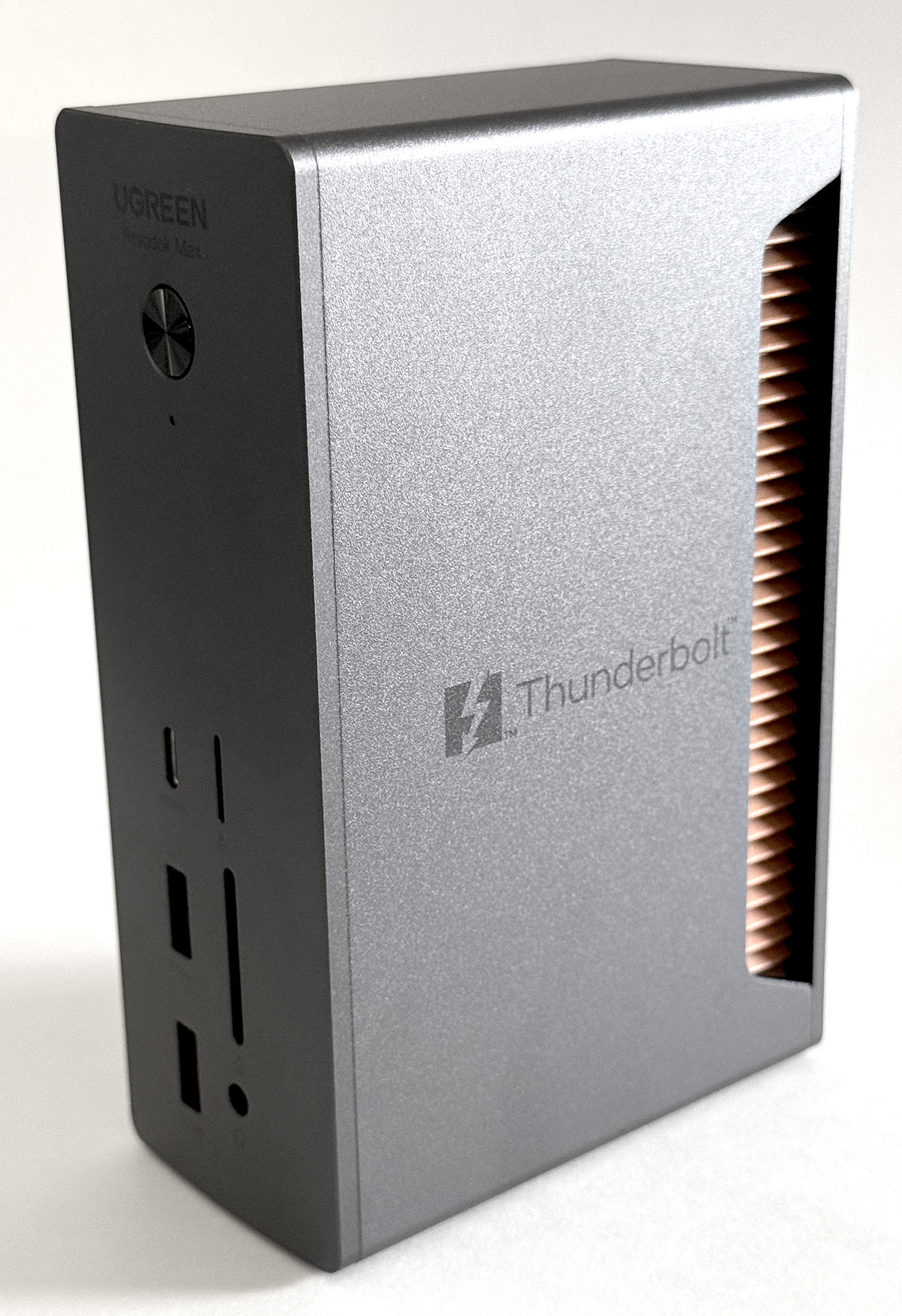 UGREEN Revodok Max 213 Thunderbolt 13-in-1 Docking Station review