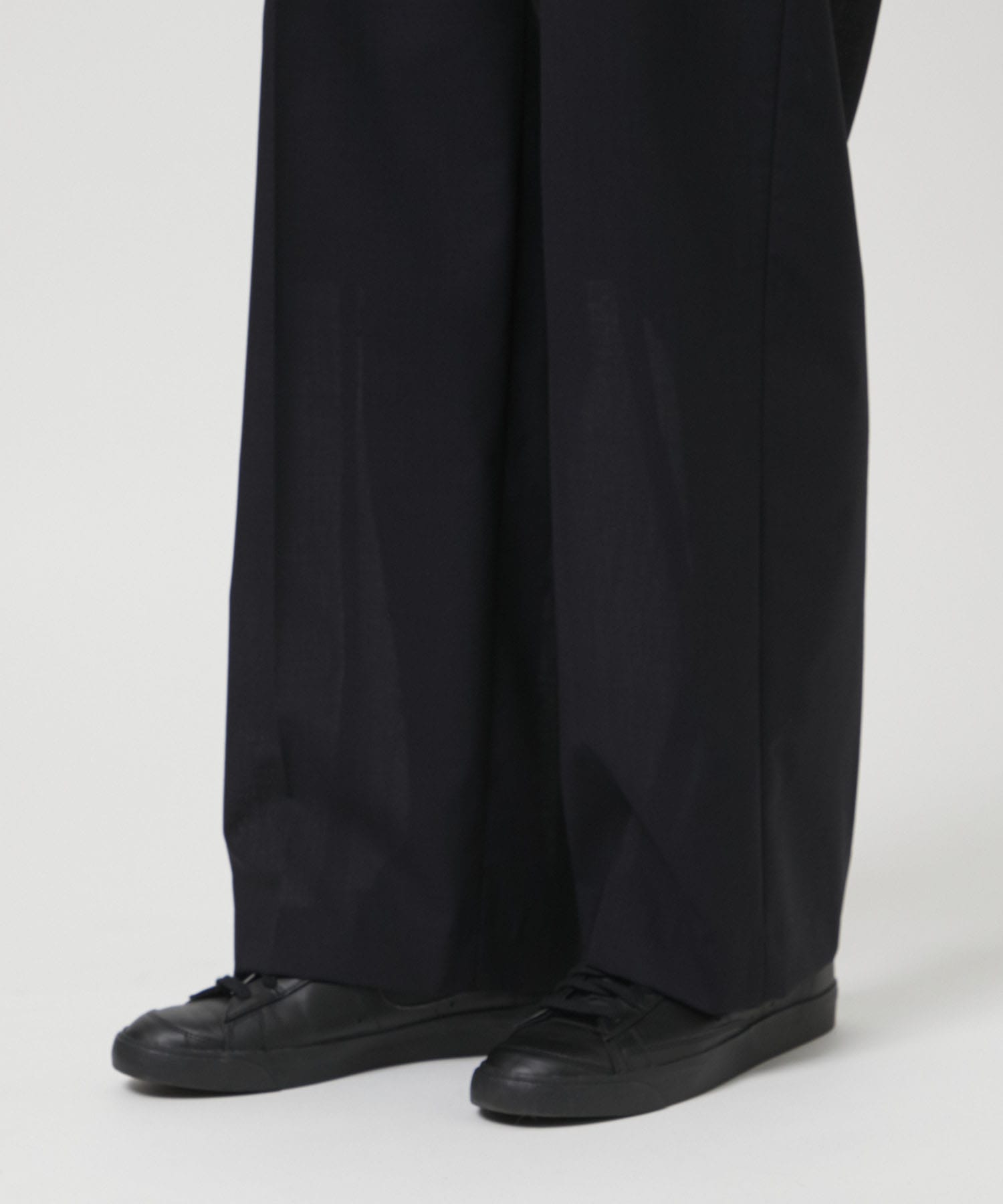 TWO TUCKS WIDE TROUSERS(2 NAVY): IRENISA: MENS｜THE TOKYO ONLINE STORE