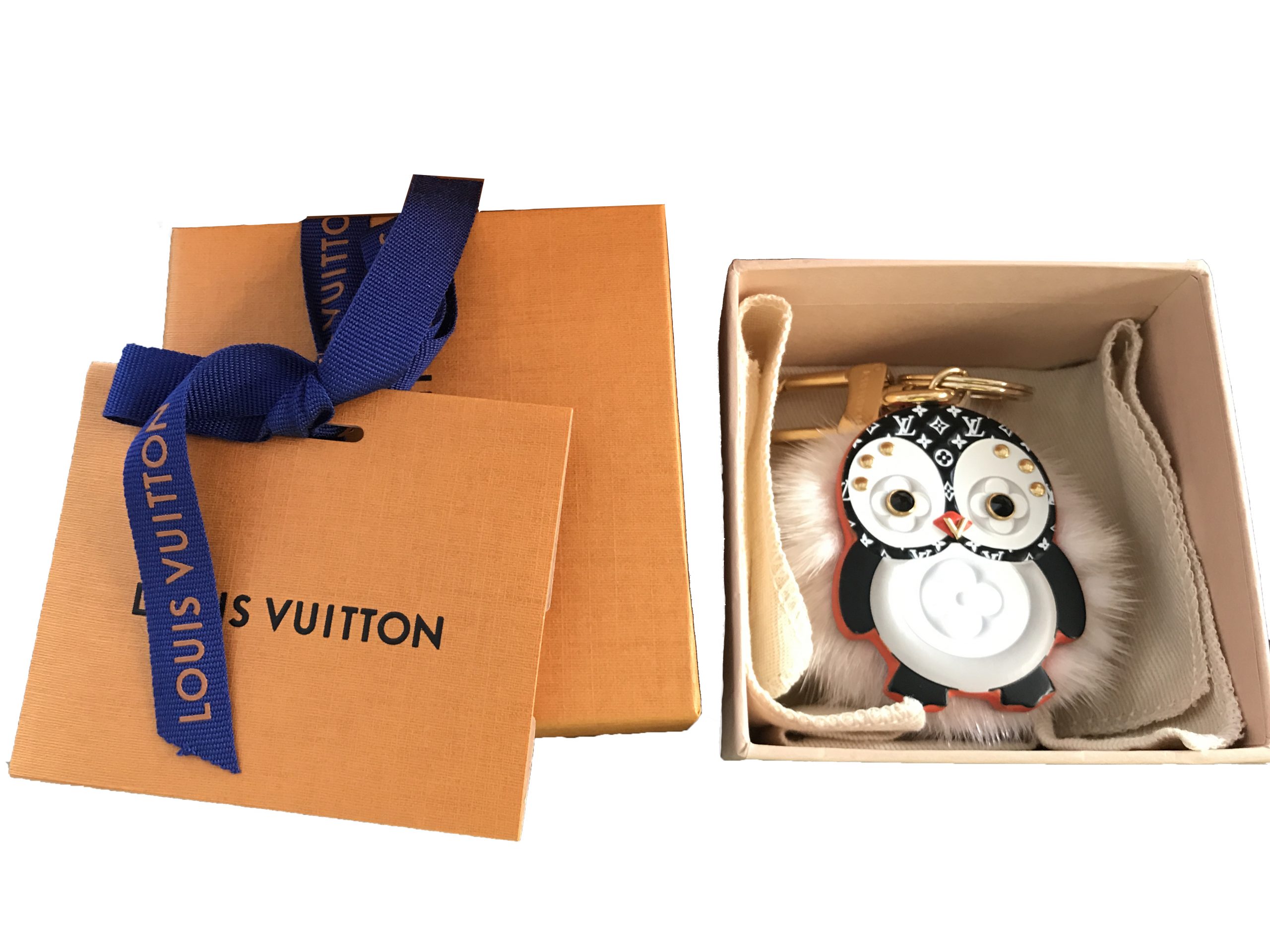 LOUIS VUITTON M69007 PENGUIN FUR BAG CHARM AND KEY HOLDER - The