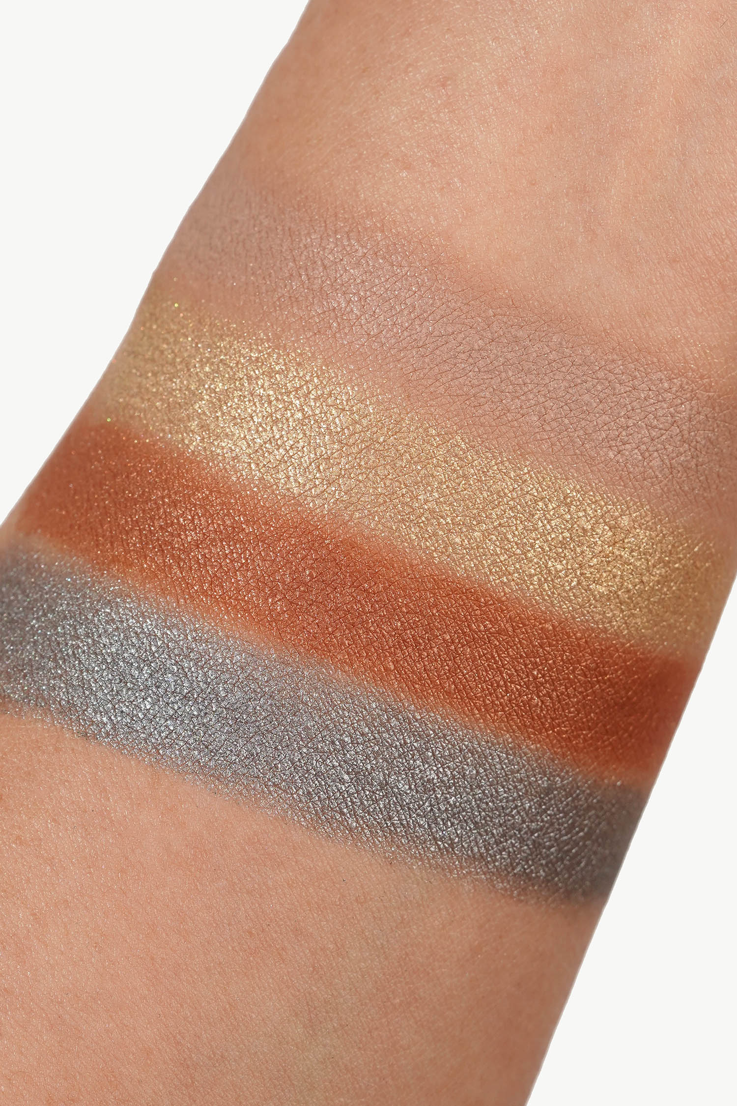 Chanel Les 4 Ombres Boutons - The Beauty Look Book