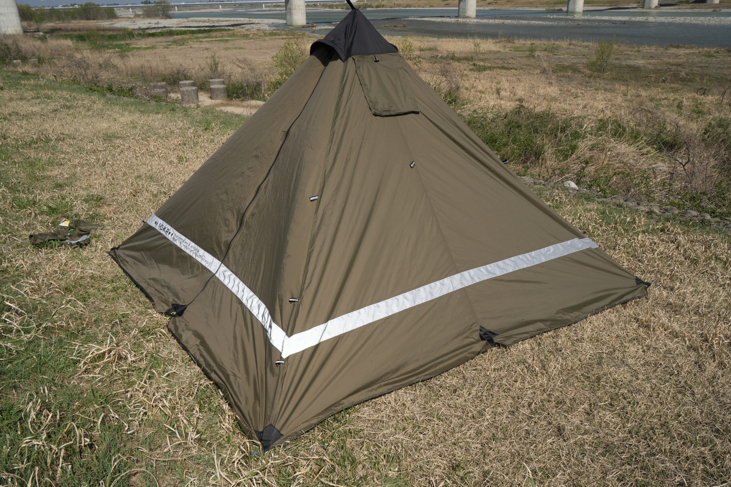 薪ストーブが使えるソロ用のティピーテントYOKA TIPIをレビュー