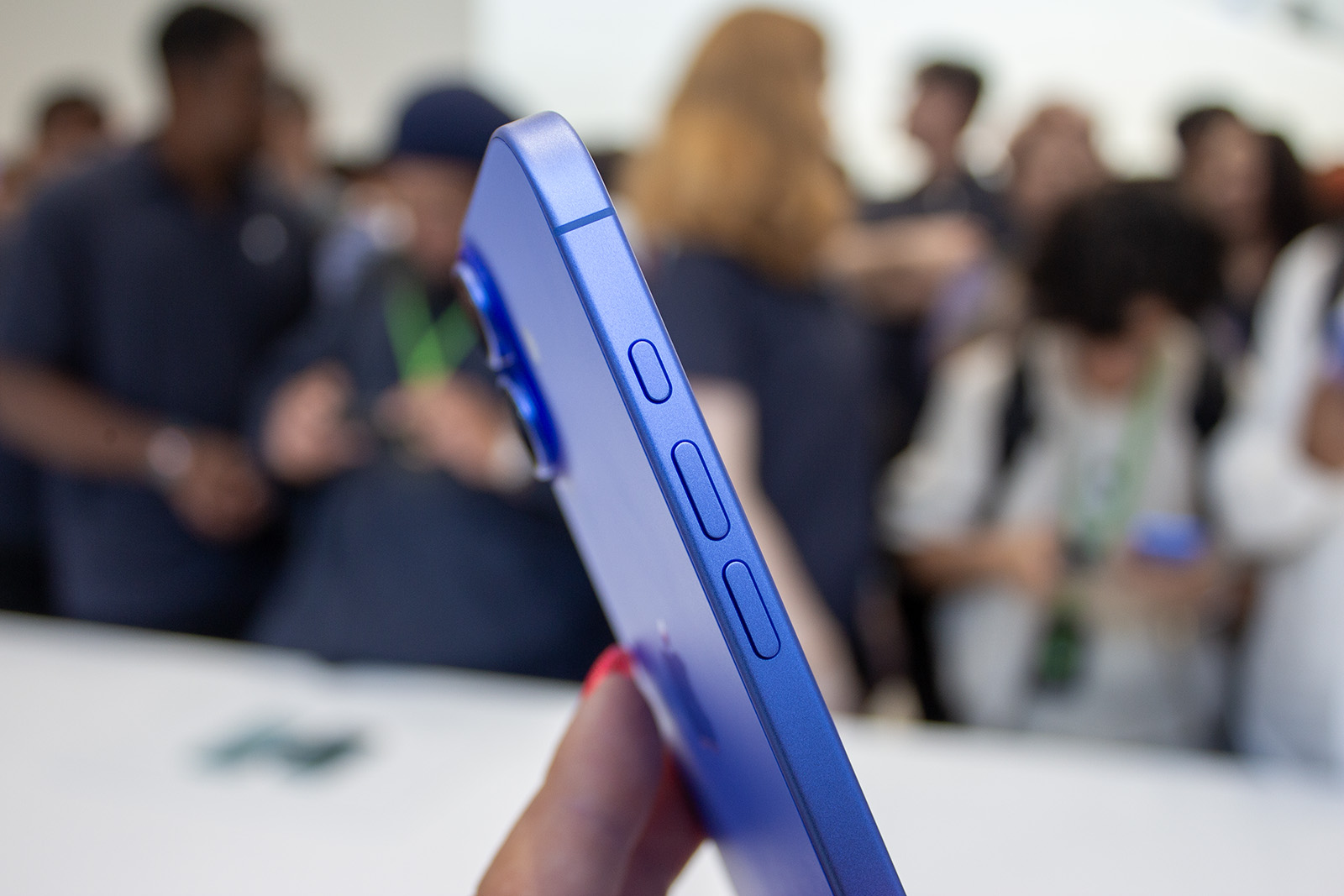 Apple iPhone 16 and iPhone 16 Pro first look