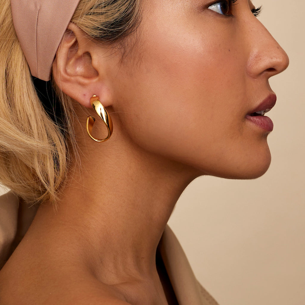 ジェーン ツイスト フープピアス | THE HAIR BAR TOKYO