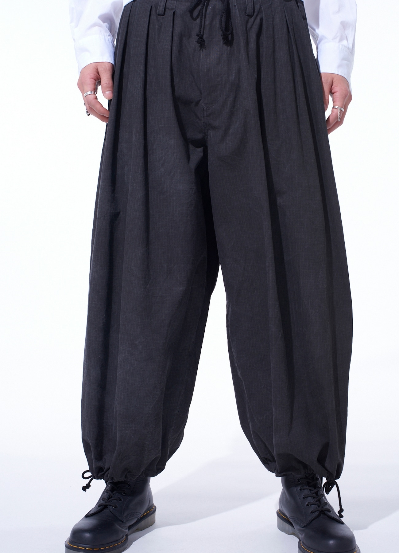 PIGMENT PRINT RIPSTOP BALLON PANTS(S Black): S'YTE｜THE SHOP YOHJI