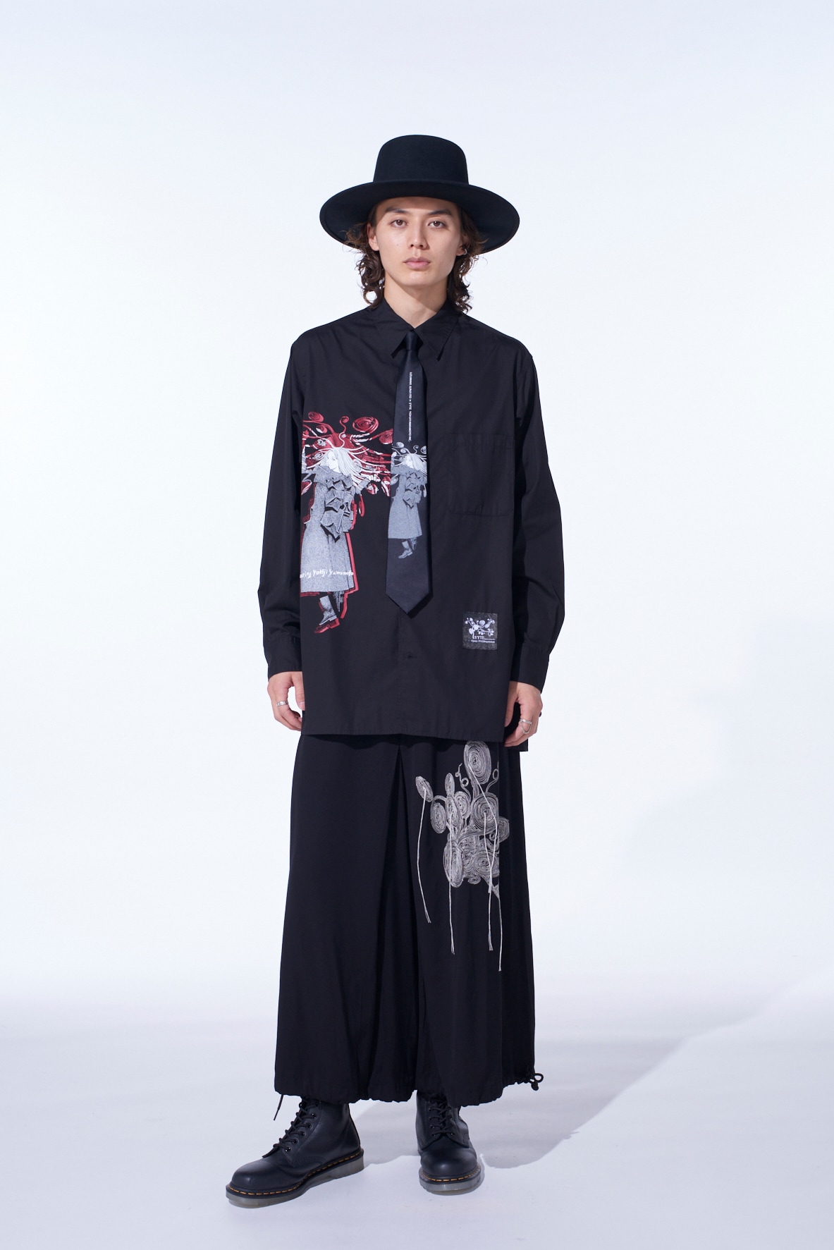 S'YTE × Junji ITO -UZUMAKI- KIRIE WEARING YOHJI YAMAMOTO PRINTED