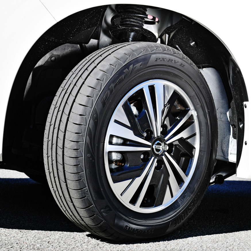Playz PX-RVⅡ 215/45R18 93W XL｜ブリヂストン タイヤオンラインストア