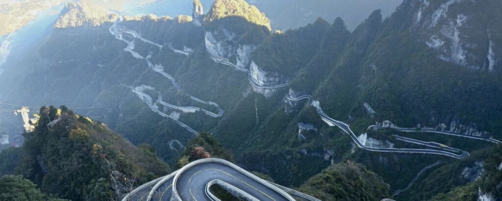 Zhangjiajie City Travel Guide: How to Visit Tianmen Mountain -