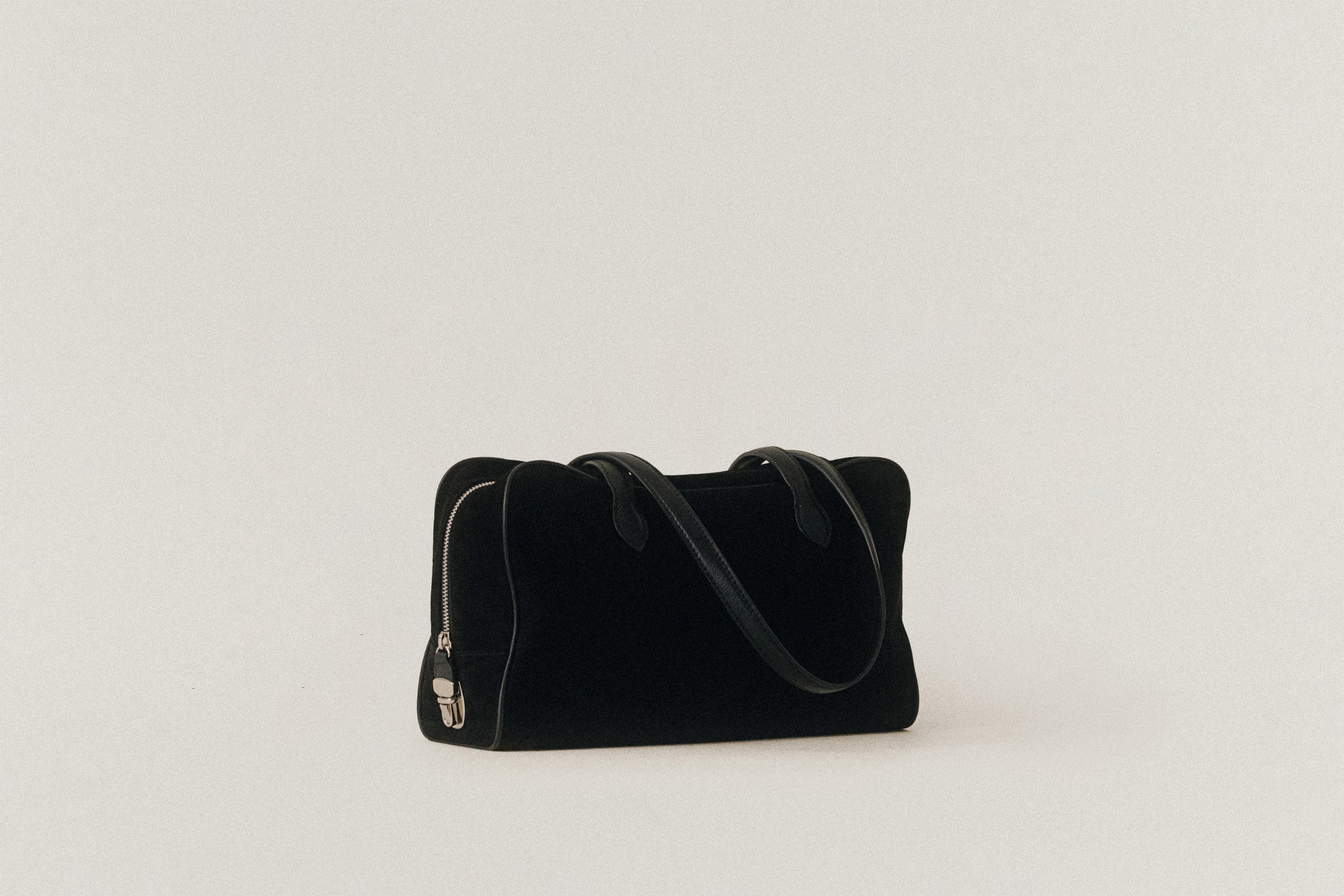 SAC LOQUET SUEDE BLACK – TOUT Y EST JP