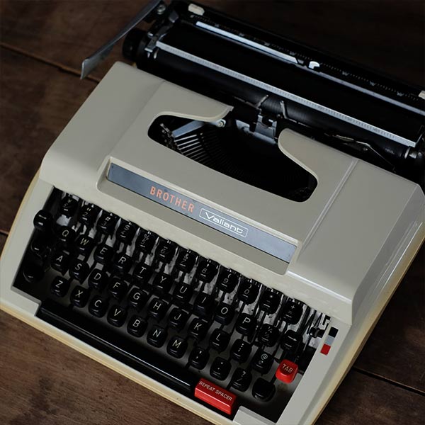 BROTHER Valiant タイプライター（英字・カタカナ両用） – zakka store