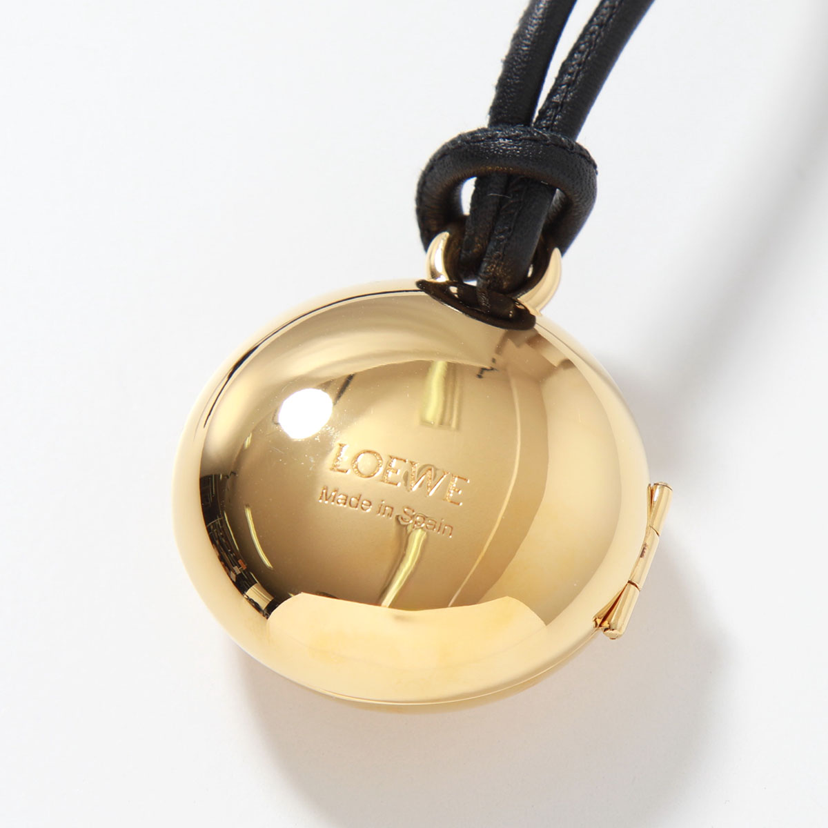 楽天市場】LOEWE ロエベ バッグチャーム ANAGRAM PEBBLE LOCKET CHARM