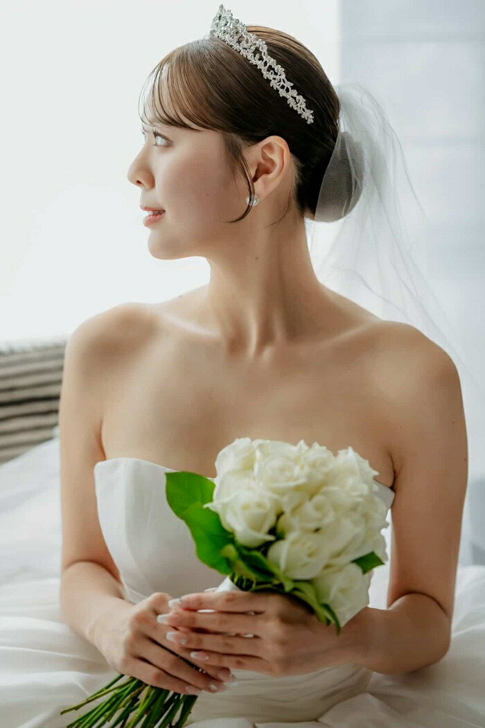 楽天市場】【横幅広めのティアラ】【横までしっかりデザインが見える