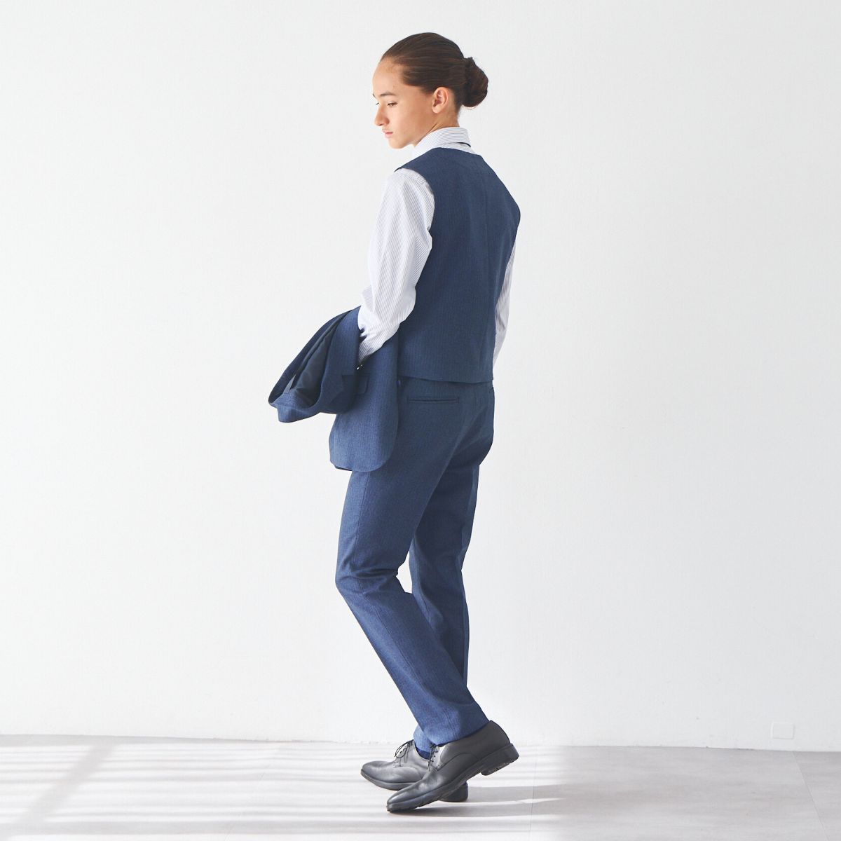 楽天市場】卒業式 スーツ 男の子 小学生 ストライプスリーピーススーツ