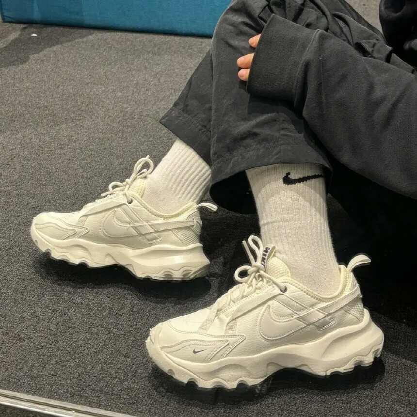 楽天市場】☆SS期間最大1,000円OFFクーポン配布中 ナイキ W NIKE TC